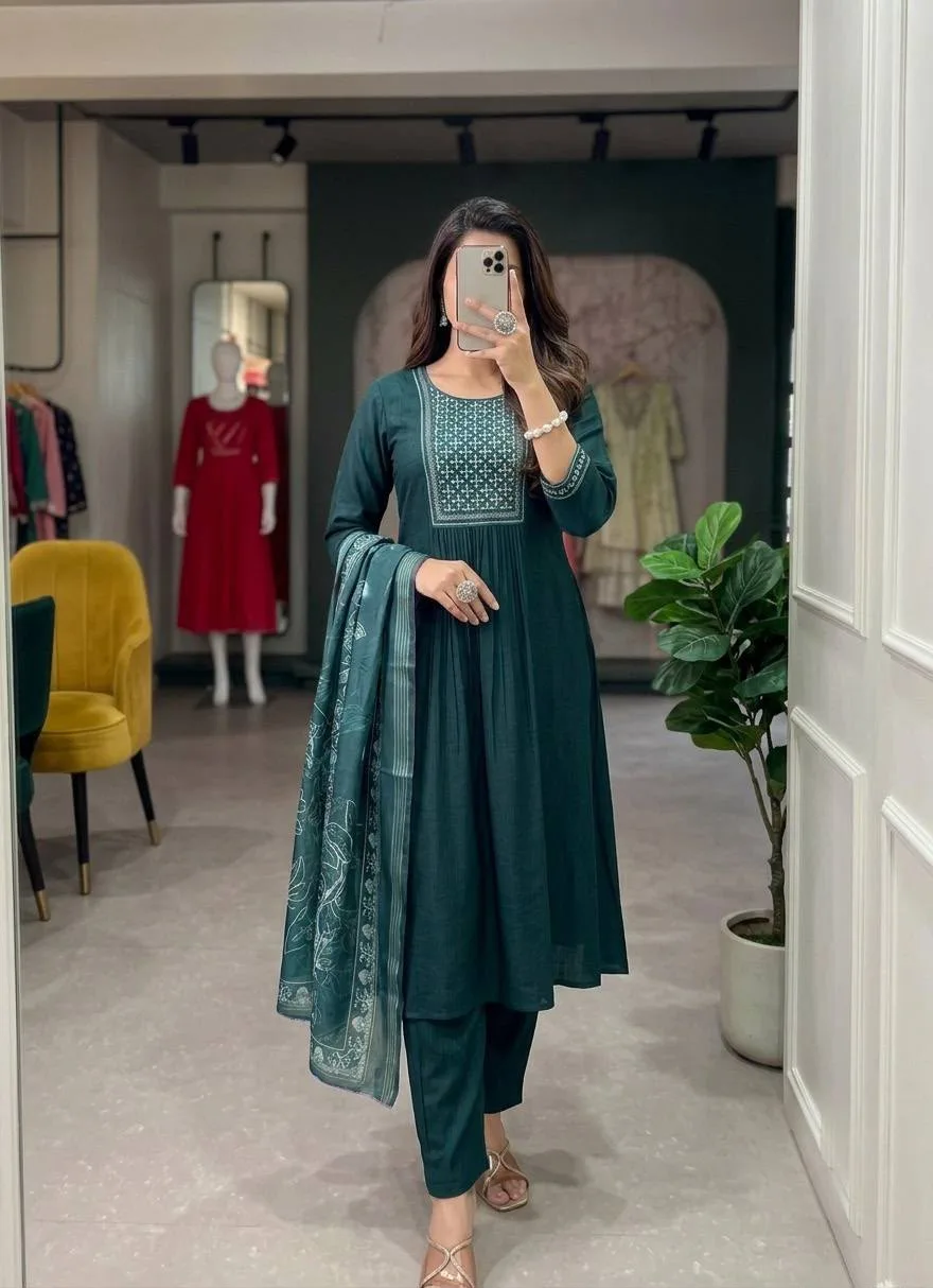 Premium Bamboo Cotton Embroidered Kurta Set with Organza Dupatta - Green