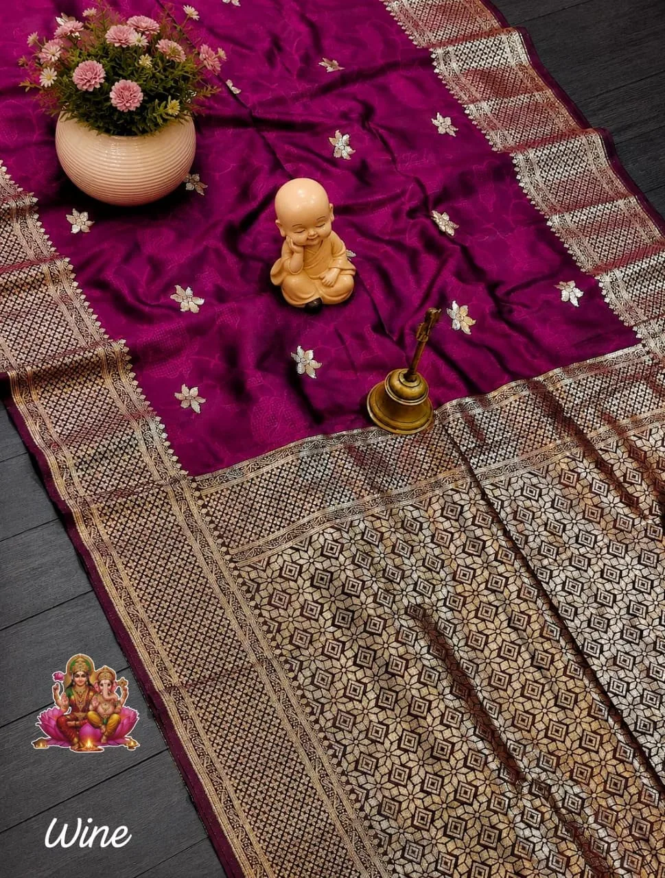 Beautiful Tanchoi Katan Silk Saree - Magenda